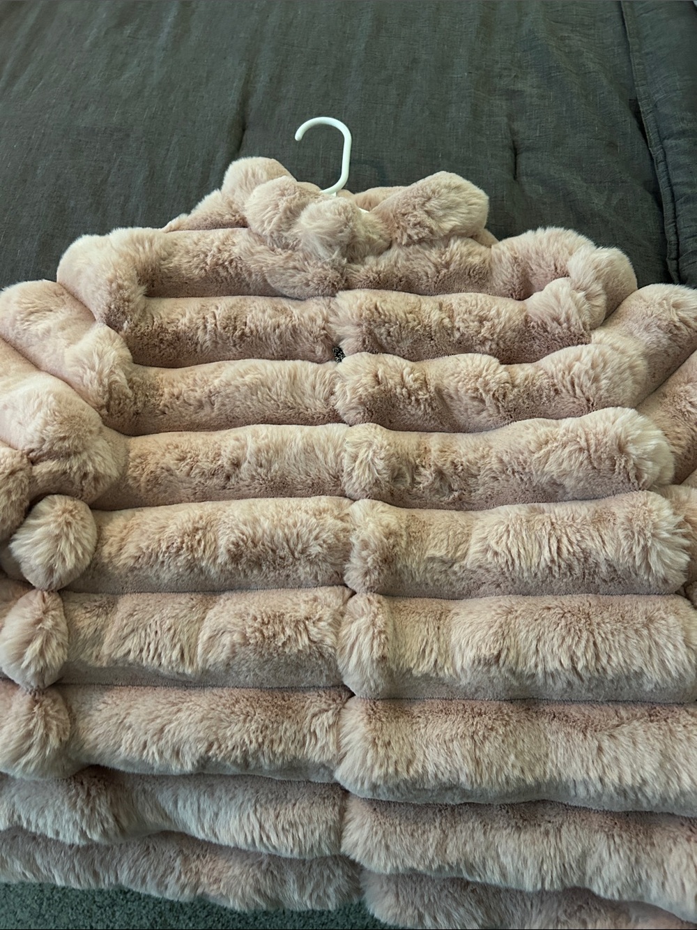 Sioni Plush Faux Fur Teddy Jacket in Dusty Pink